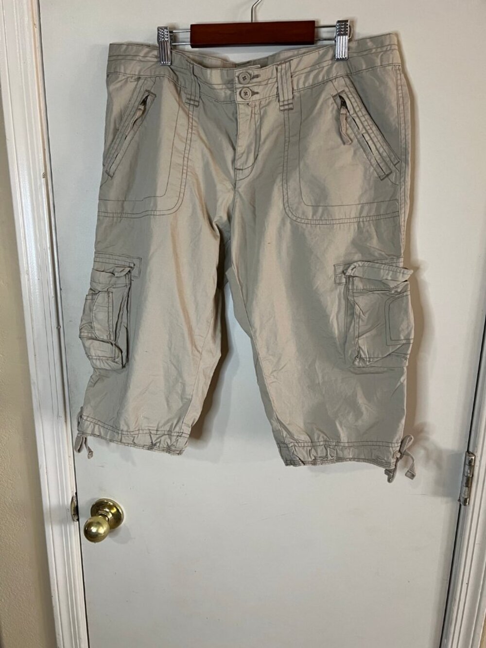 Aeropostale Beige Cargo Bermuda Shorts Juniors 11/12